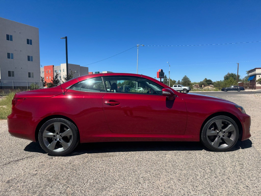 2011 Lexus IS Image 2