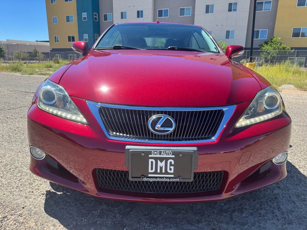 2011 Lexus IS Image 4