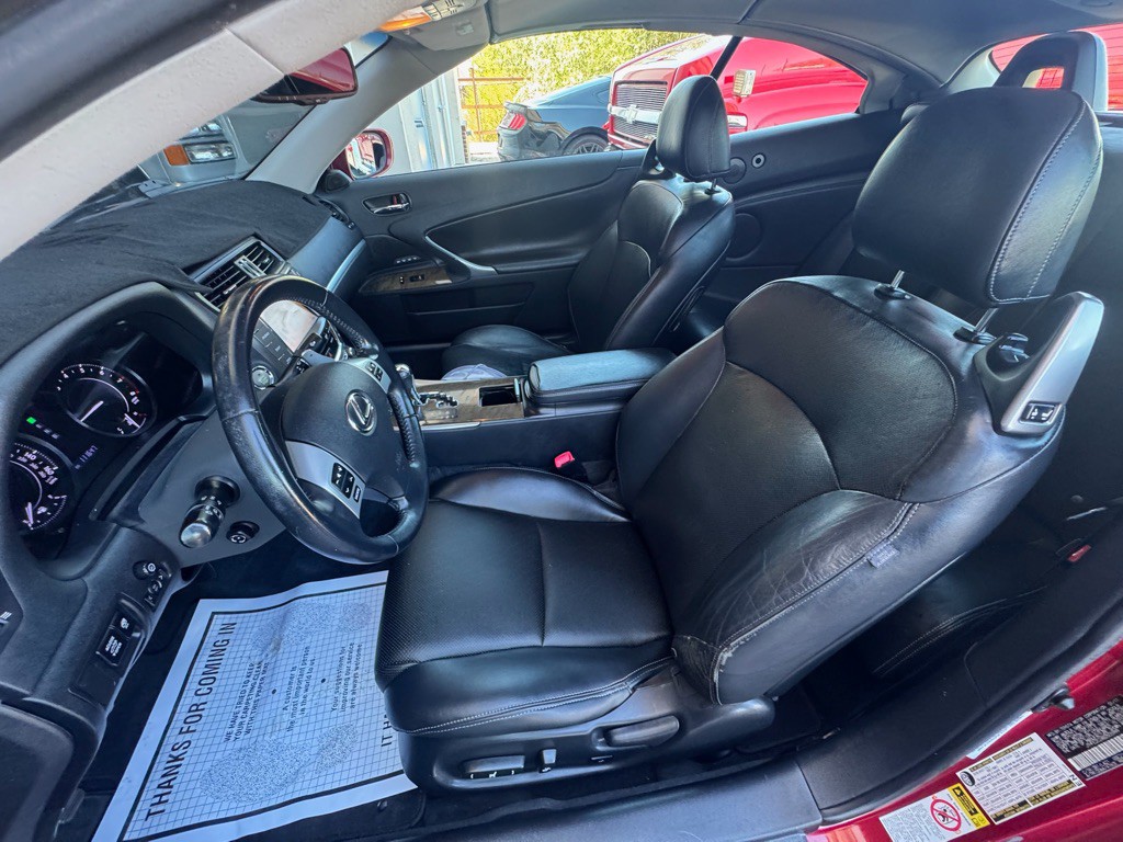 2011 Lexus IS Image 10