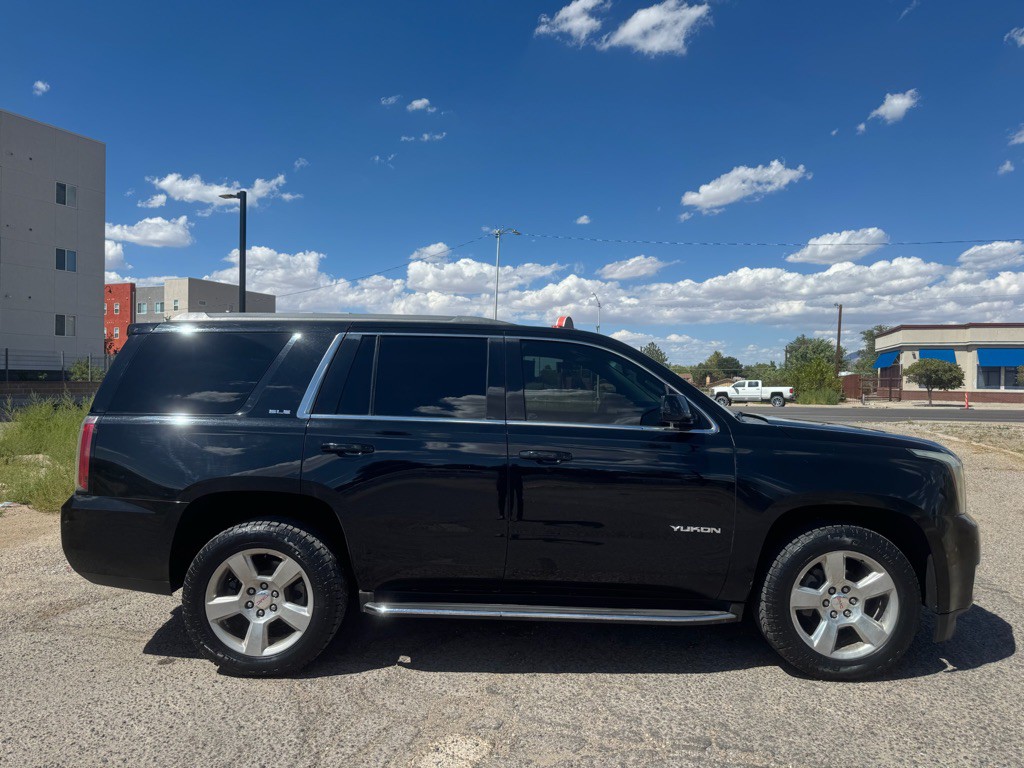 2018 GMC Yukon Image 2