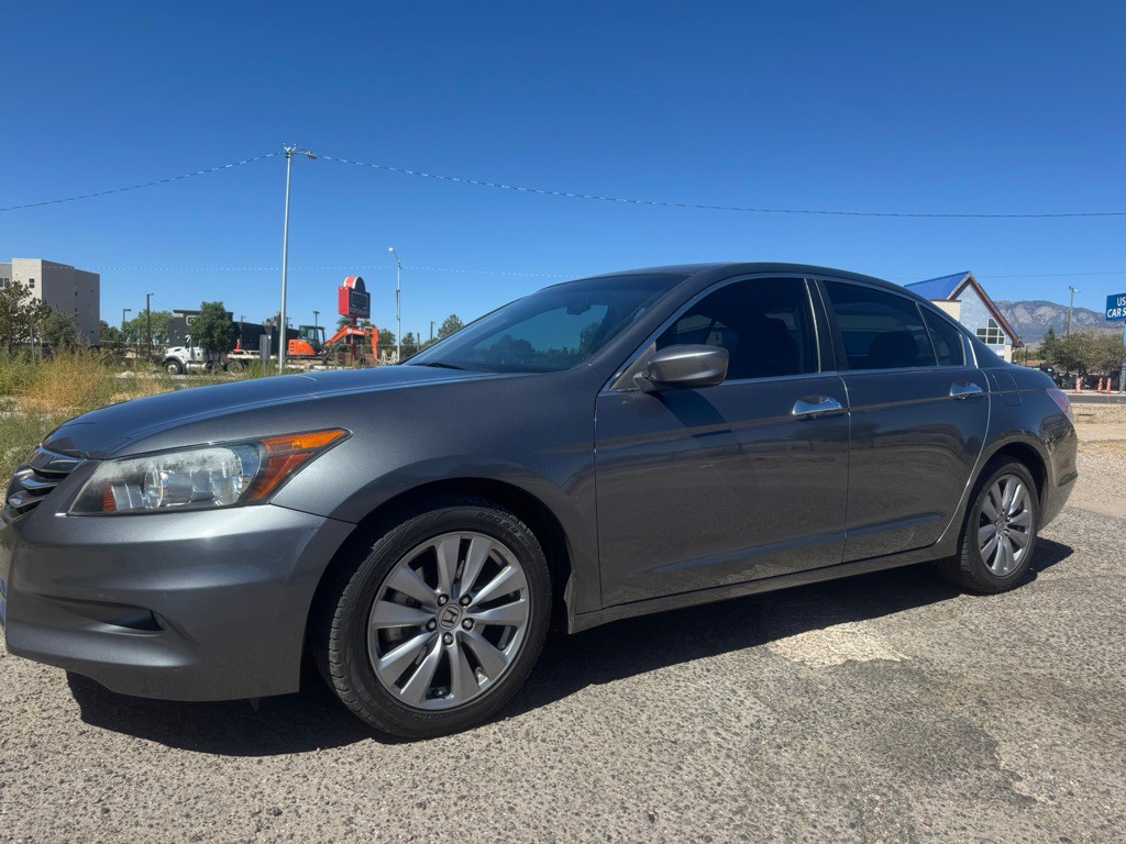 2011 Honda Accord Image 2