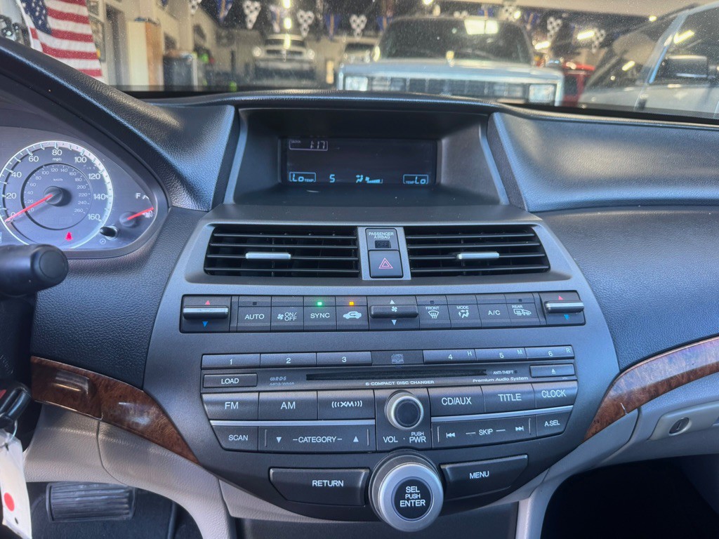 2011 Honda Accord Image 10