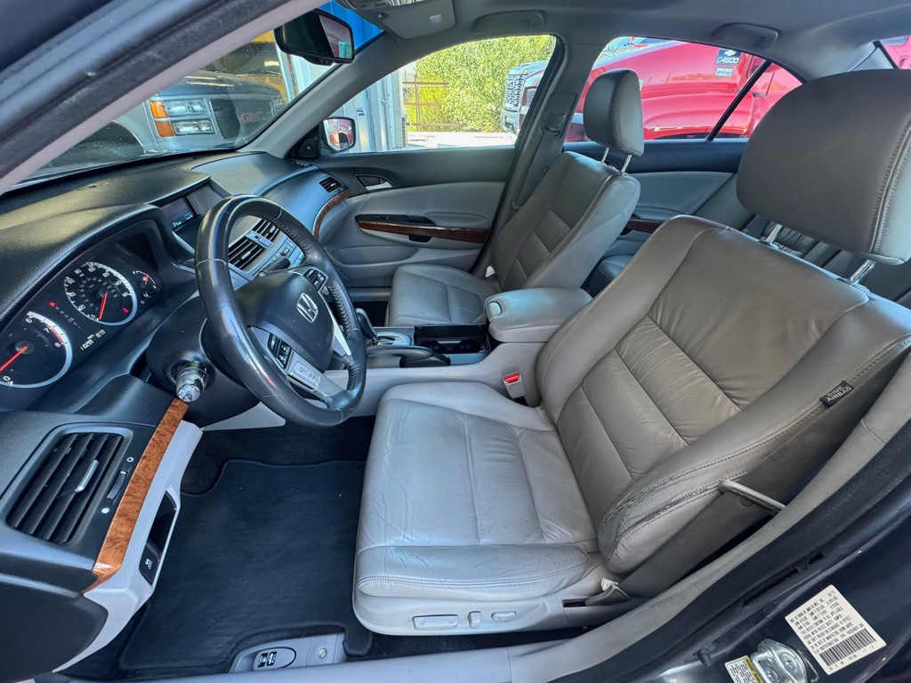 2011 Honda Accord Image 12