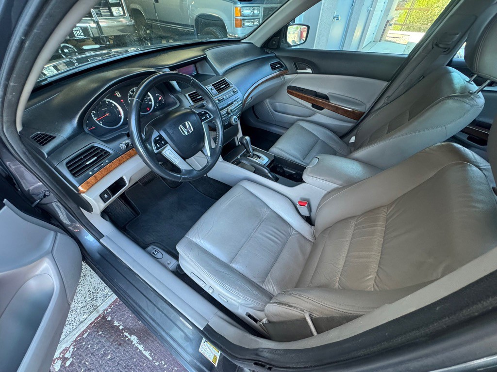2011 Honda Accord Image 13