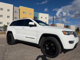 Image for 2018 Jeep Grand Cherokee Laredo ID: 7713800