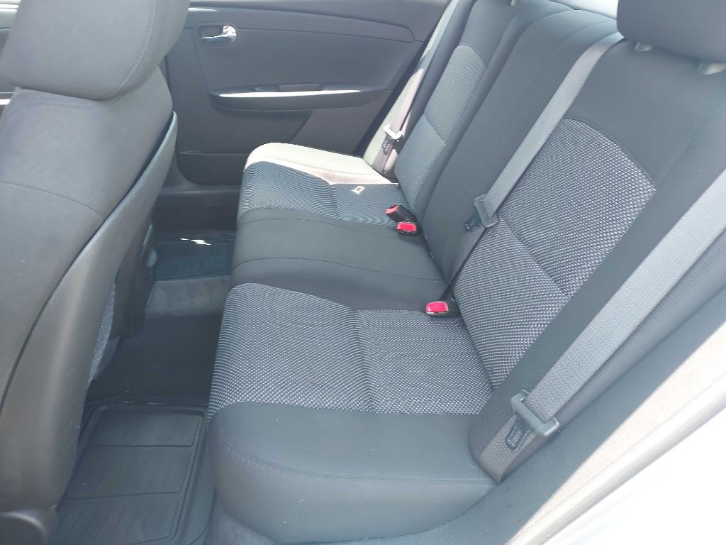 2012 Chevrolet Malibu Image 10