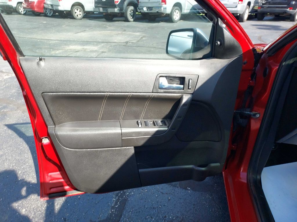 2009 Ford Focus Image 10