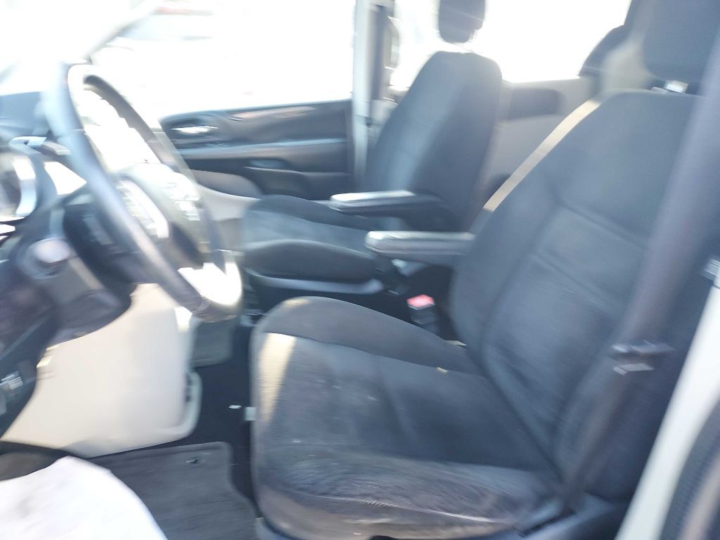 2014 Dodge Grand Caravan Image 9