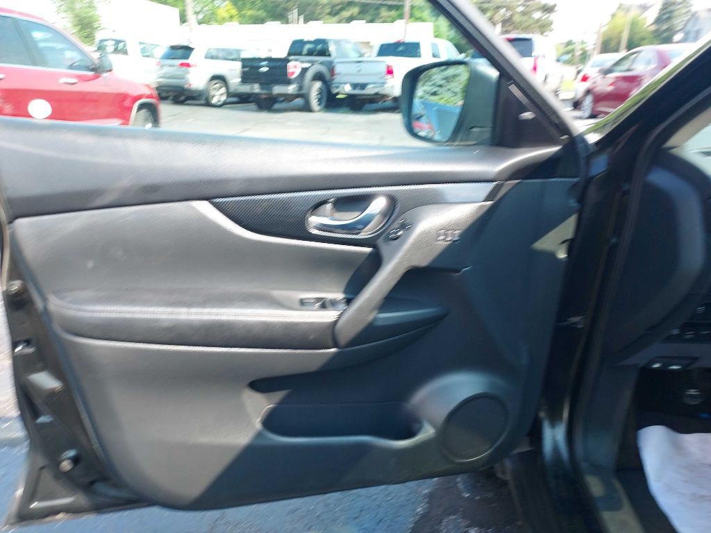 2017 Nissan Rogue Image 11
