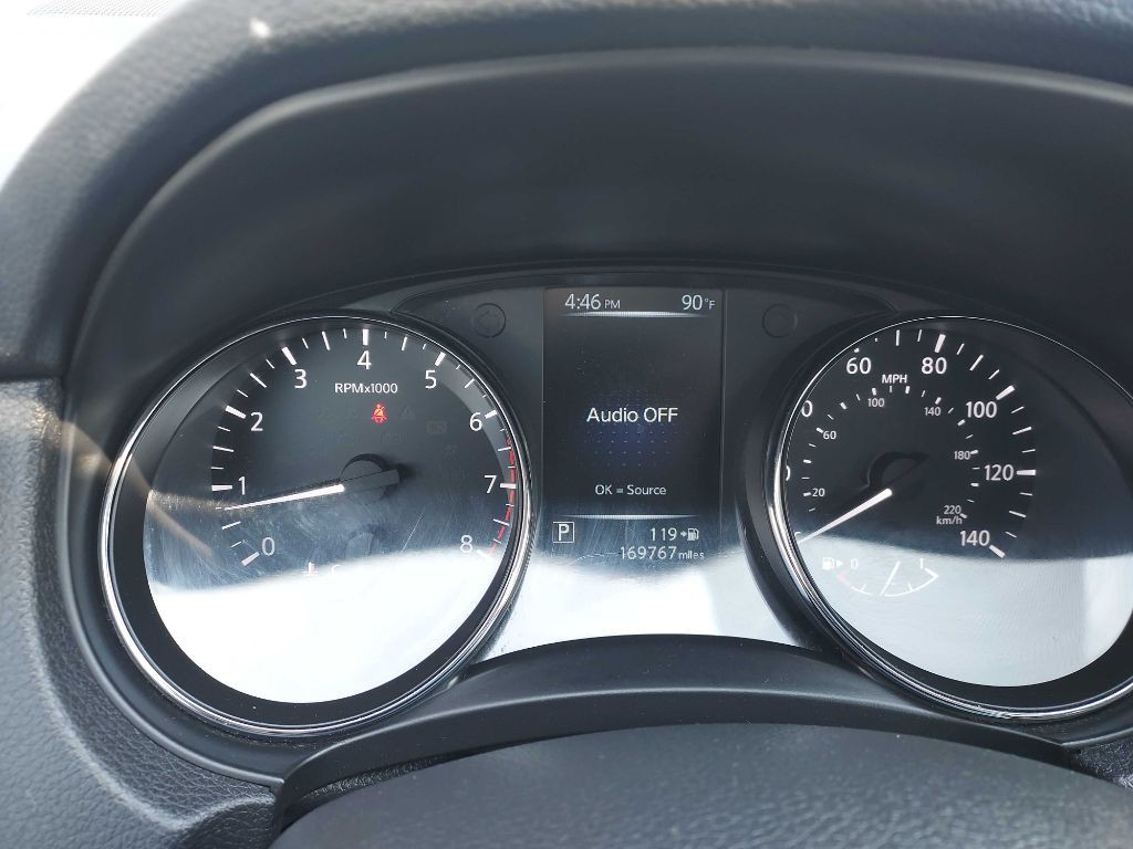 2017 Nissan Rogue Image 18