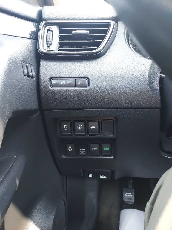 2017 Nissan Rogue Image 20