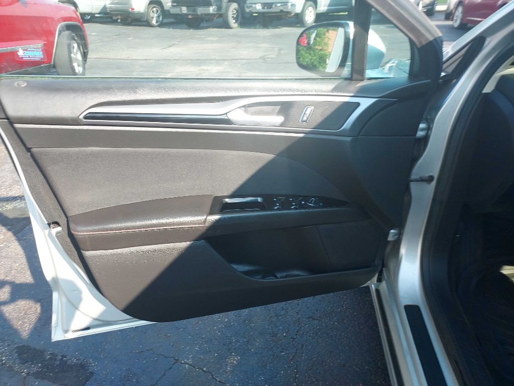2015 Ford Fusion Image 11