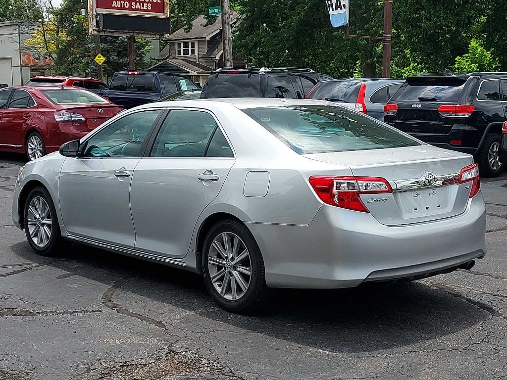 2014 Toyota Camry Image 3