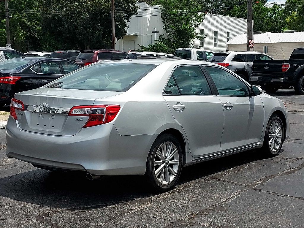 2014 Toyota Camry Image 4