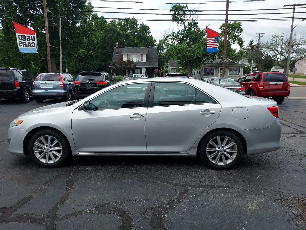 2014 Toyota Camry Image 8