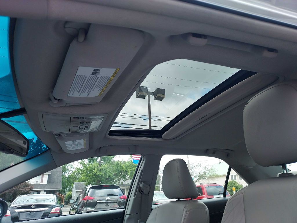 2014 Toyota Camry Image 9