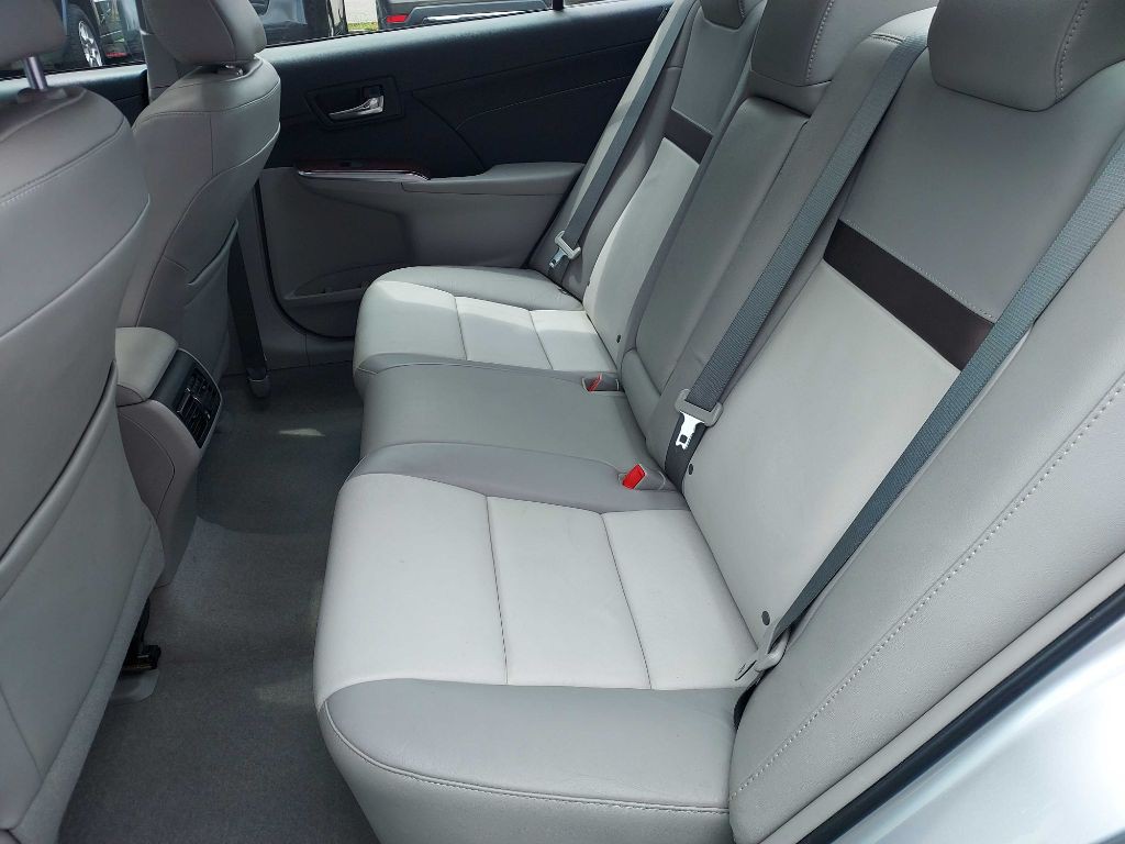 2014 Toyota Camry Image 12
