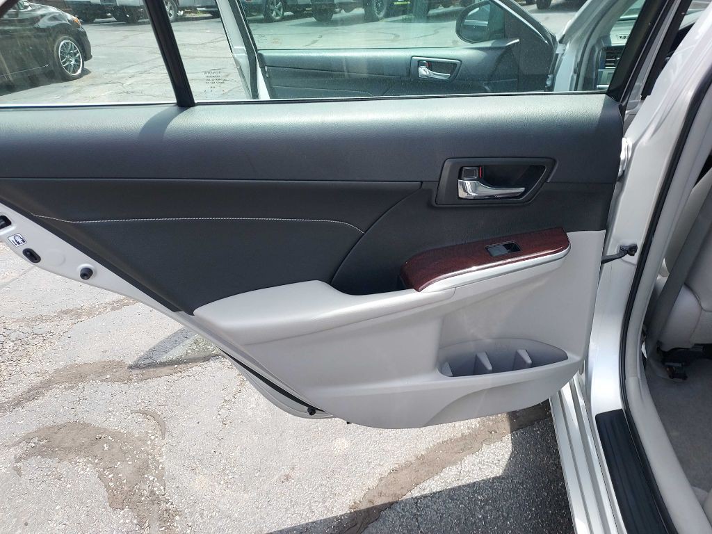 2014 Toyota Camry Image 13