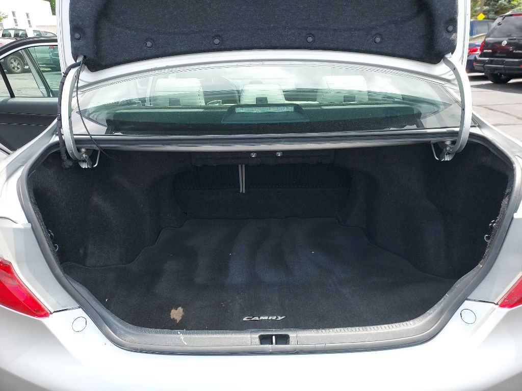2014 Toyota Camry Image 14