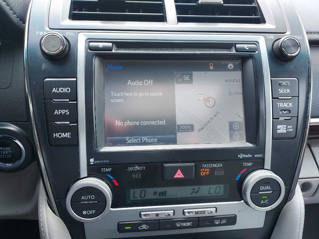 2014 Toyota Camry Image 16