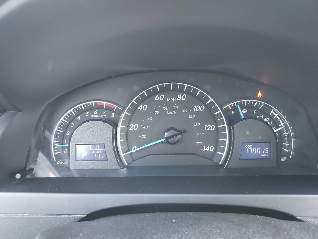 2014 Toyota Camry Image 18
