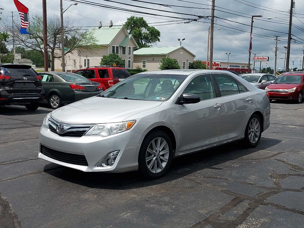2014 Toyota Camry Image 2
