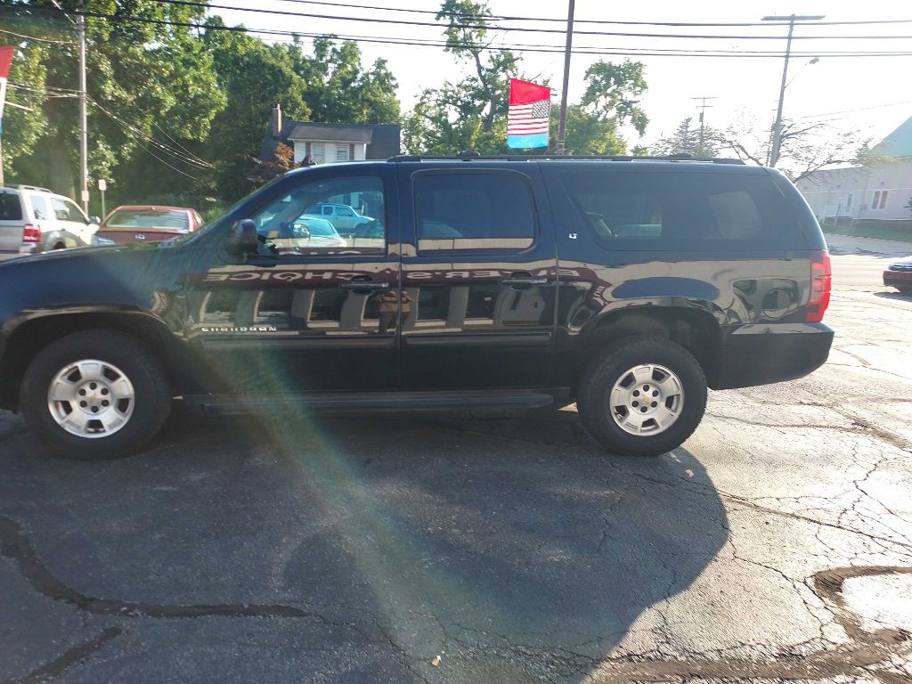 2014 Chevrolet Suburban Image 8