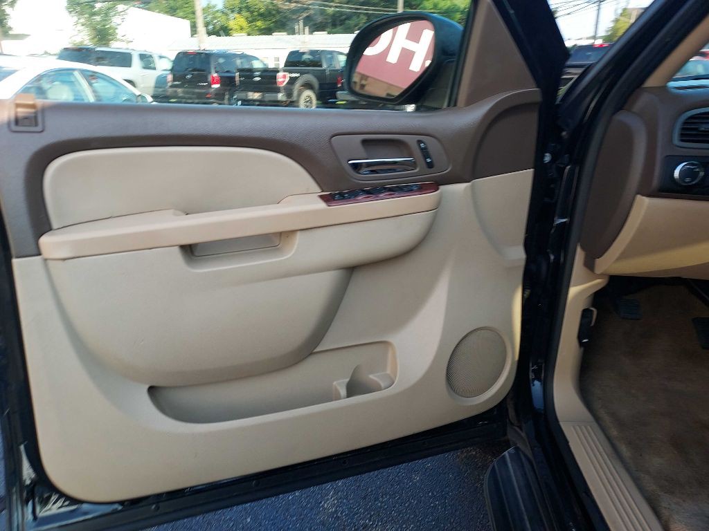 2014 Chevrolet Suburban Image 11