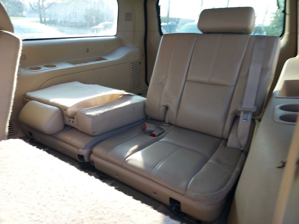 2014 Chevrolet Suburban Image 13