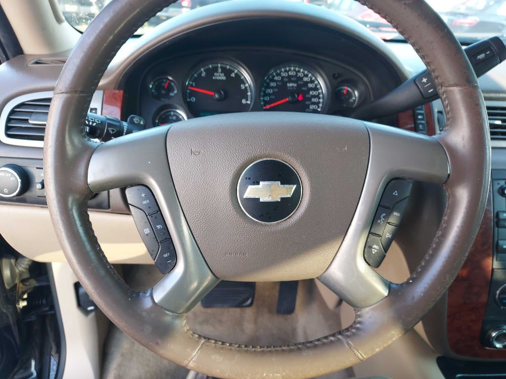 2014 Chevrolet Suburban Image 19