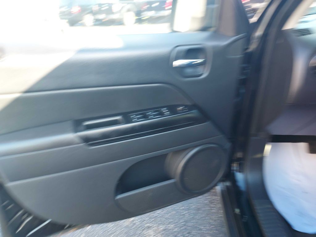 2015 Jeep Patriot Image 9