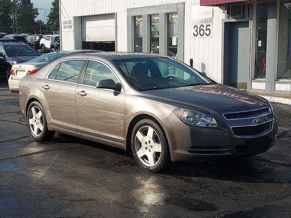 2010 Chevrolet Malibu Image 1
