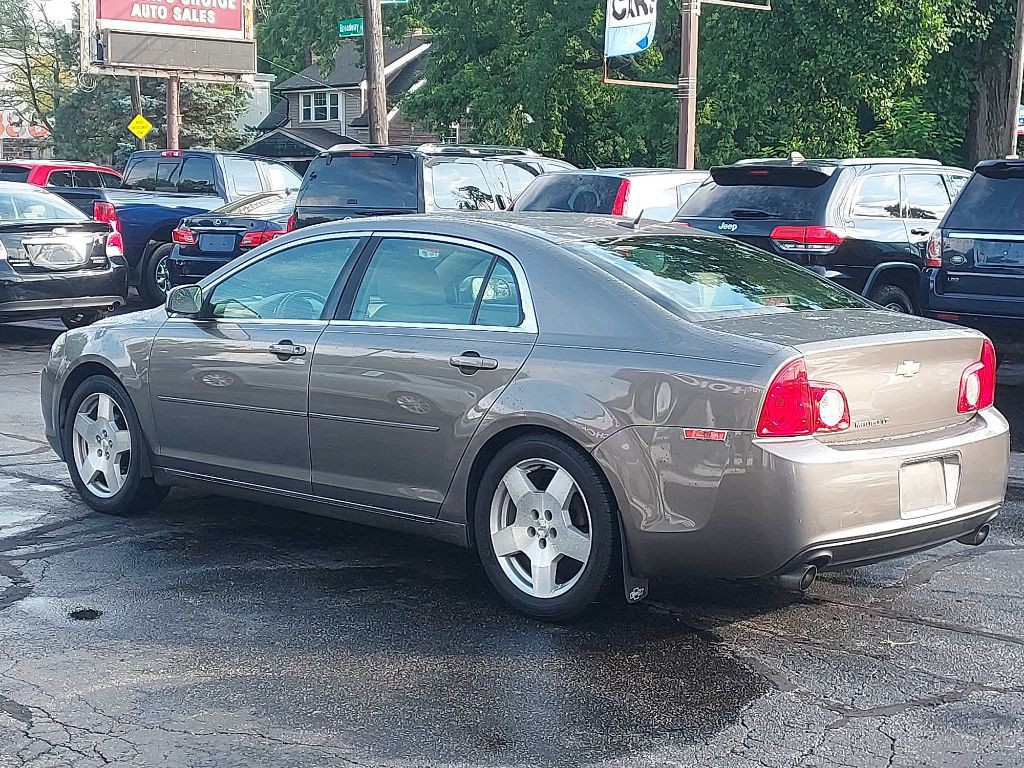 2010 Chevrolet Malibu Image 3