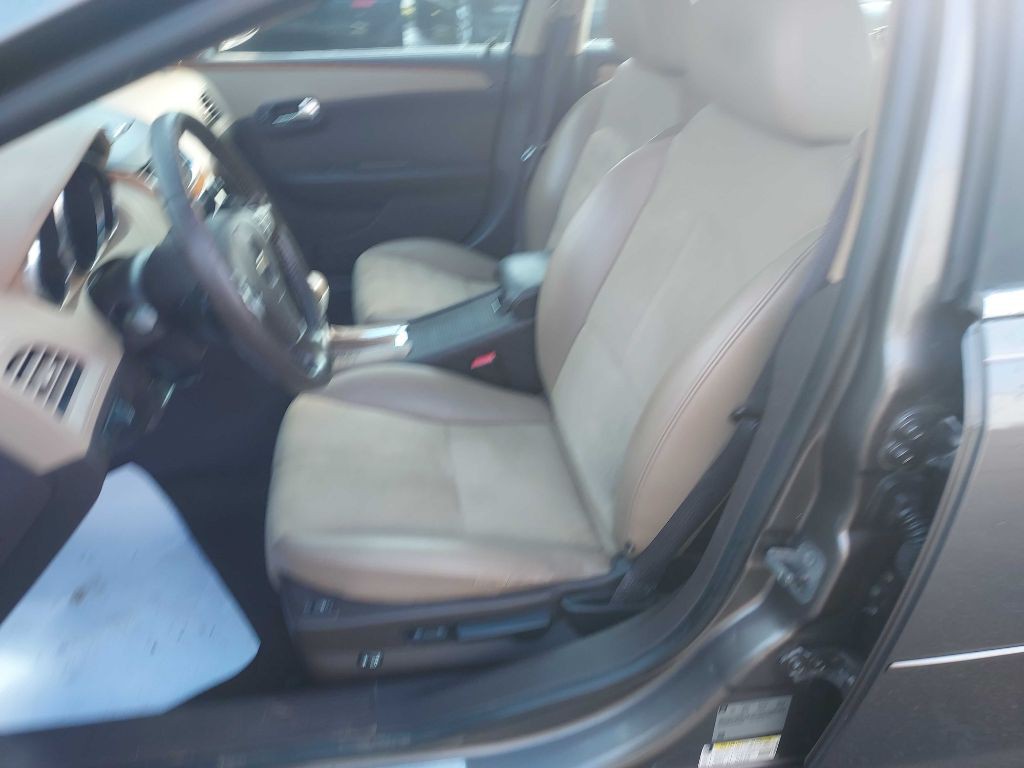 2010 Chevrolet Malibu Image 10