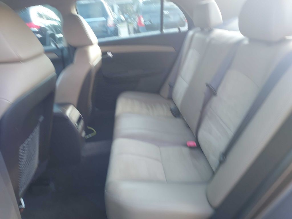 2010 Chevrolet Malibu Image 12
