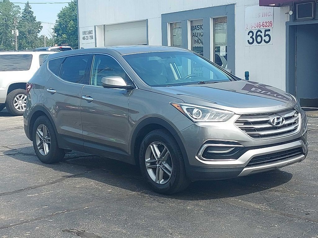 2017 Hyundai Santa Fe Sport Image 2