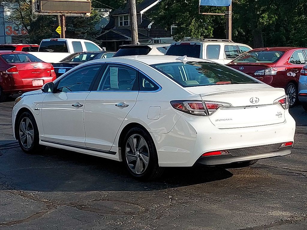 2017 Hyundai Sonata Image 3