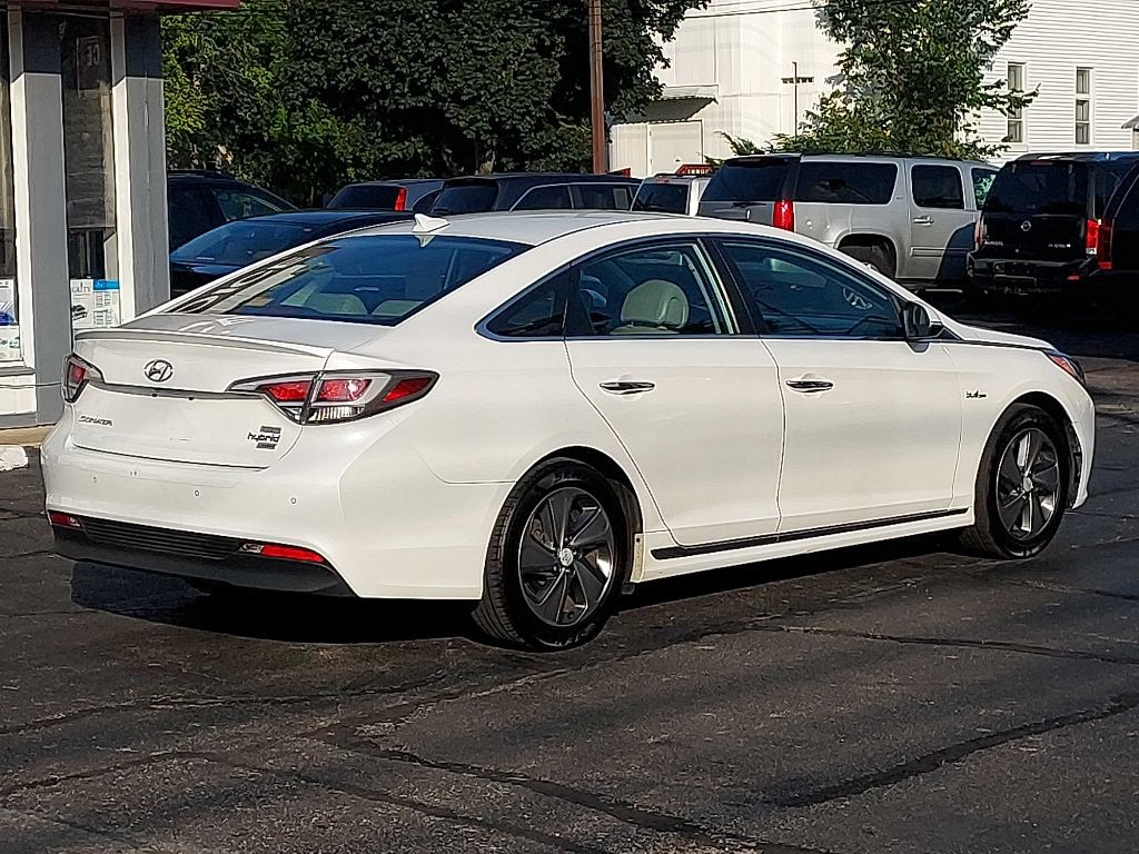 2017 Hyundai Sonata Image 4