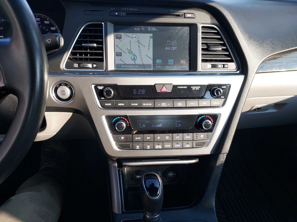 2017 Hyundai Sonata Image 16