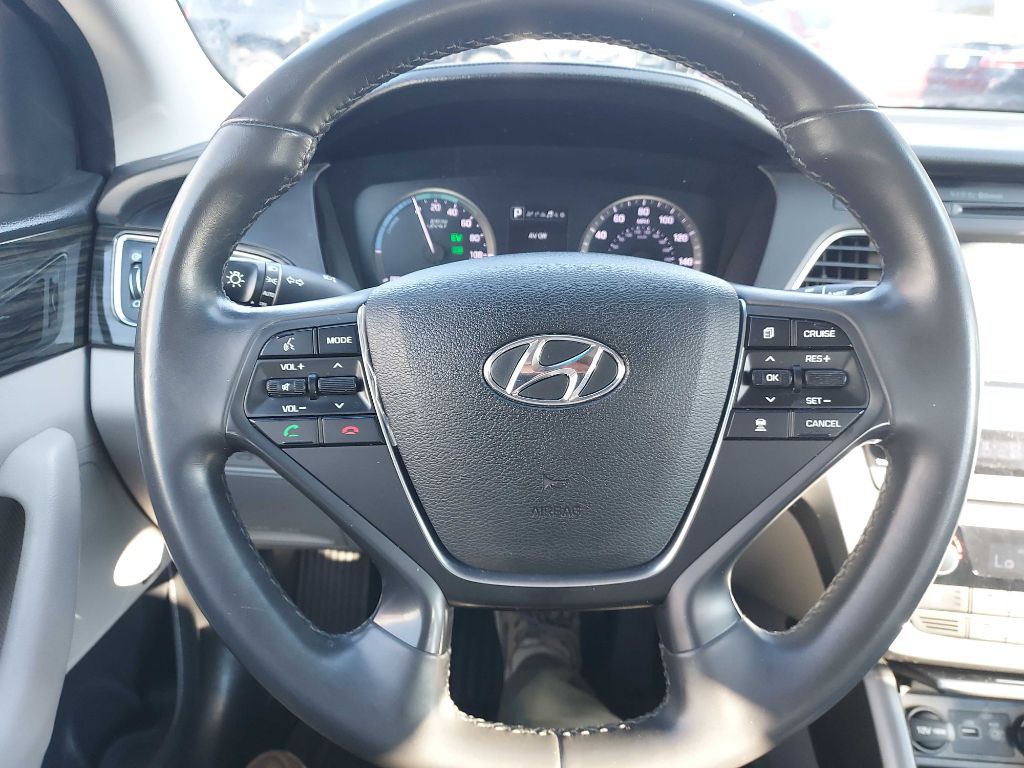 2017 Hyundai Sonata Image 17