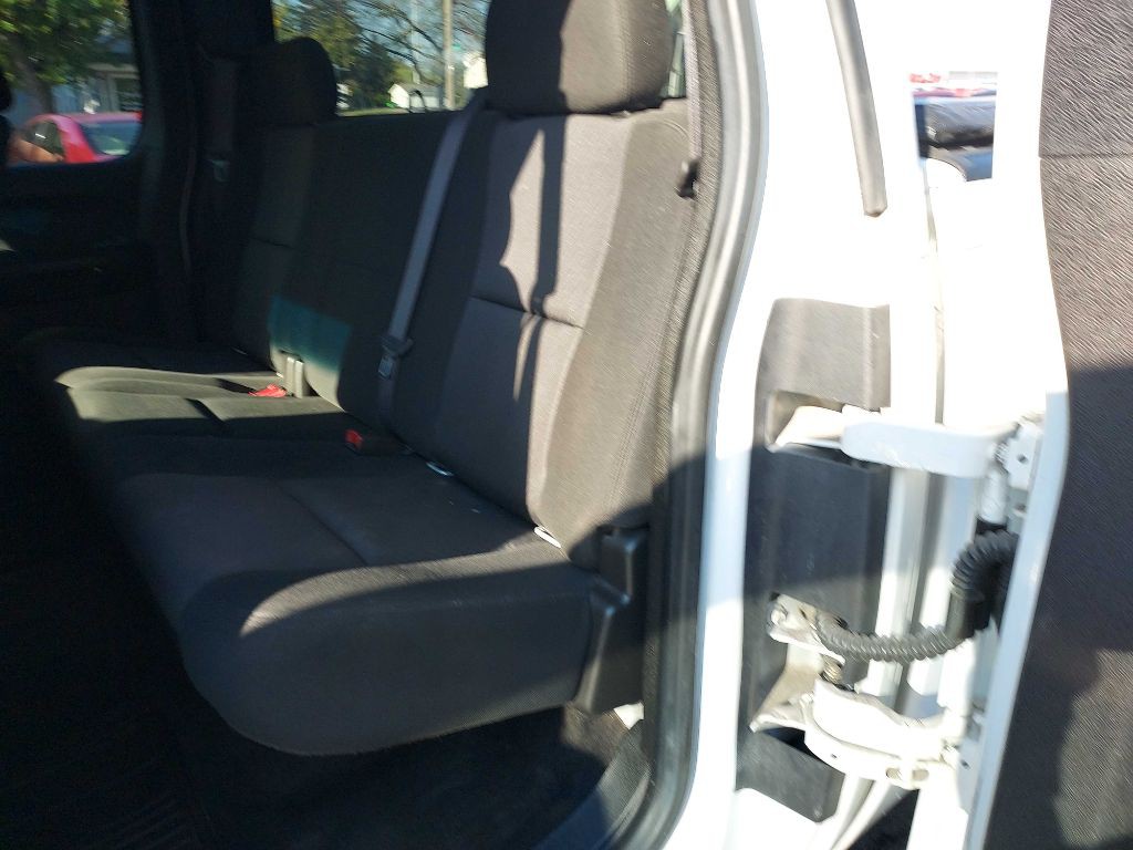 2011 GMC Sierra Image 11