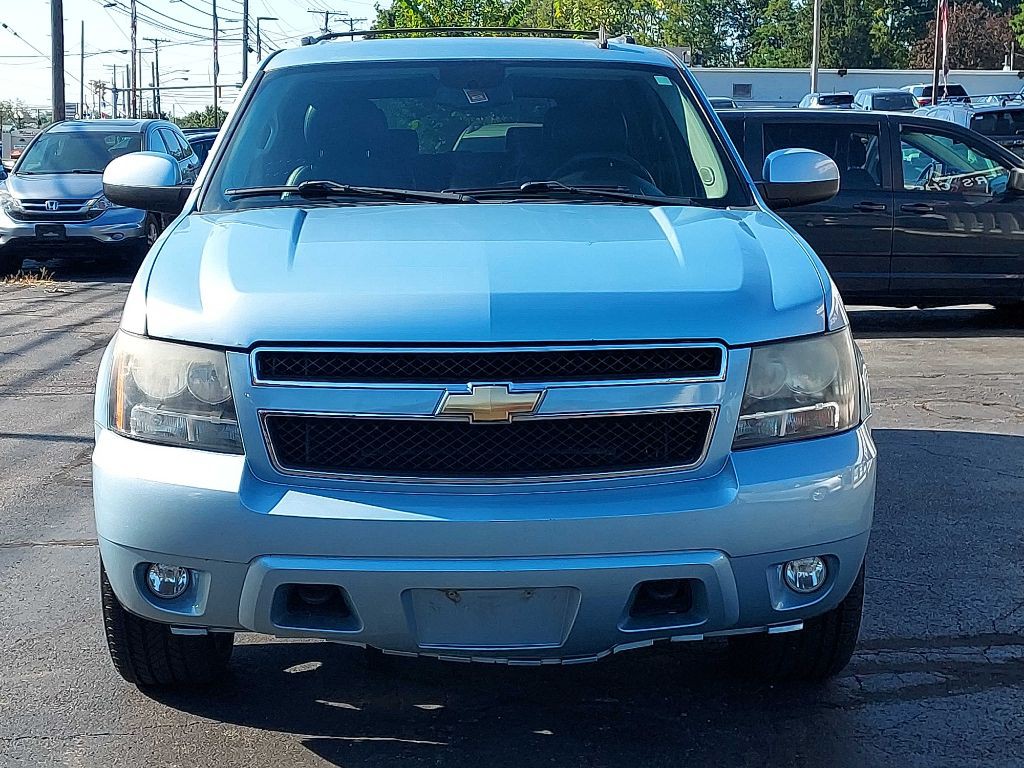 2011 Chevrolet Suburban Image 5