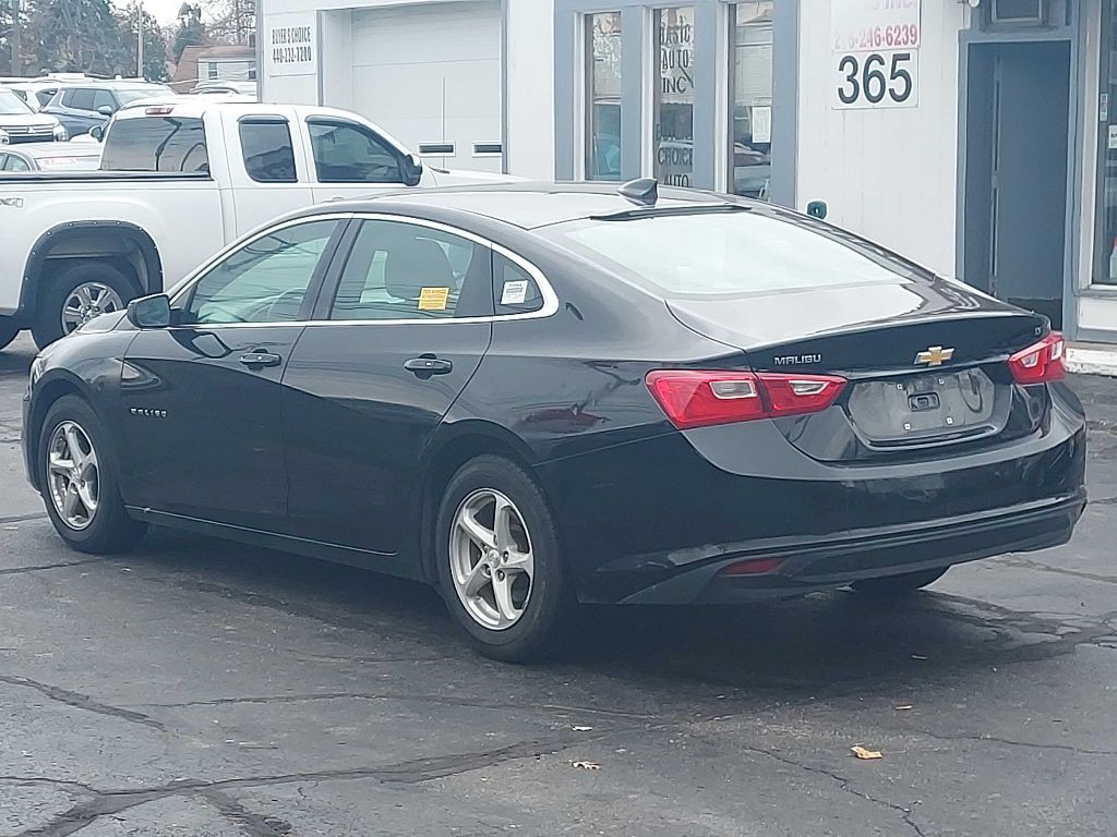 2016 Chevrolet Malibu Image 4