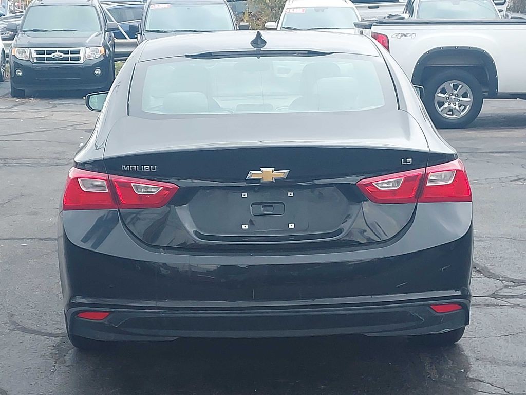 2016 Chevrolet Malibu Image 5