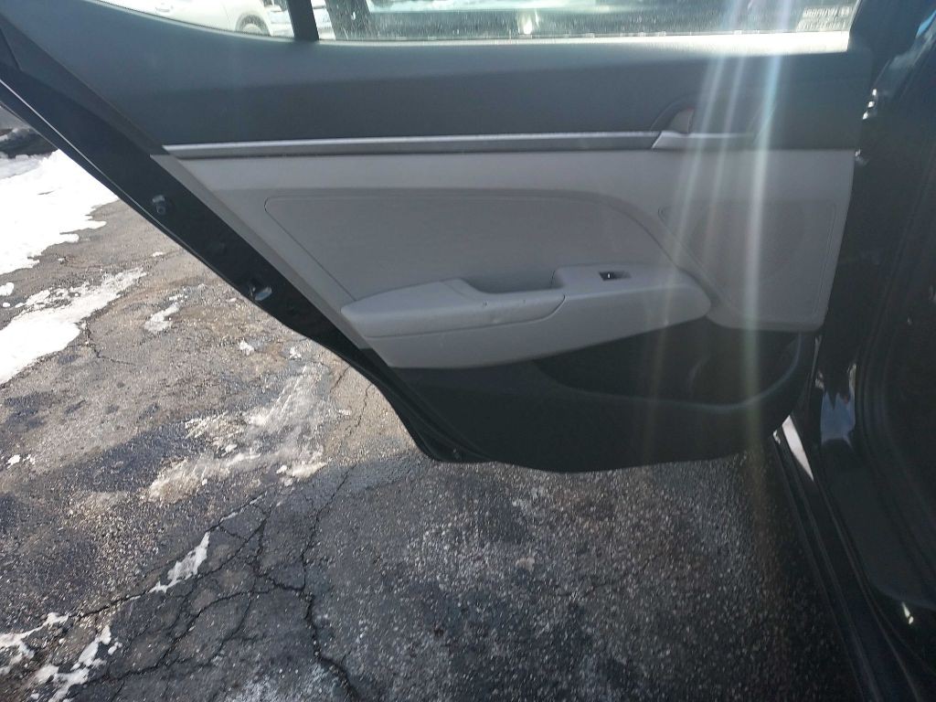 2018 Hyundai Elantra Image 10