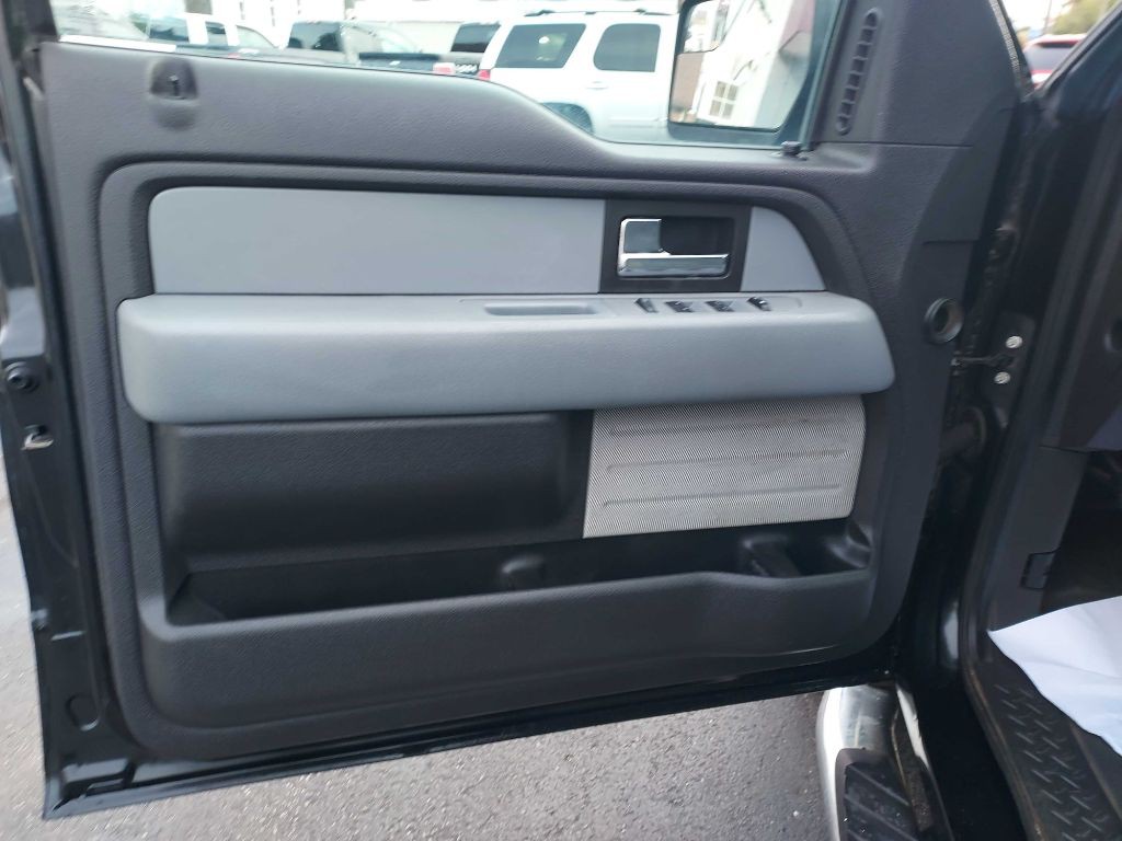 2013 Ford F-150 Image 9