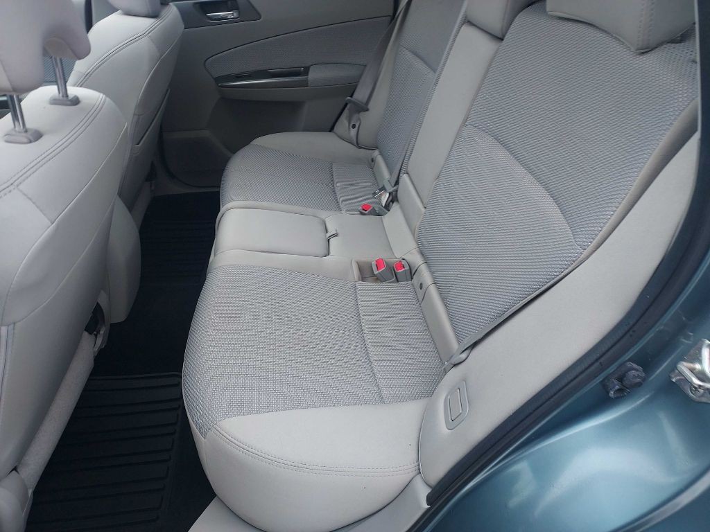 2013 Subaru Forester Image 13