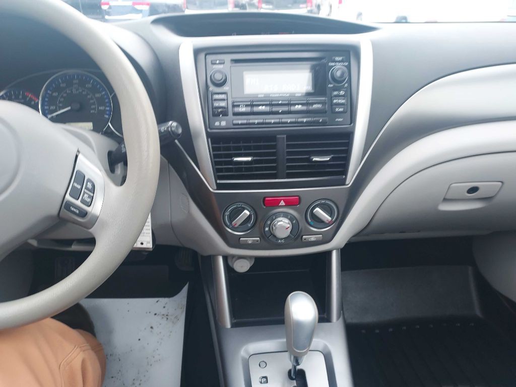 2013 Subaru Forester Image 16