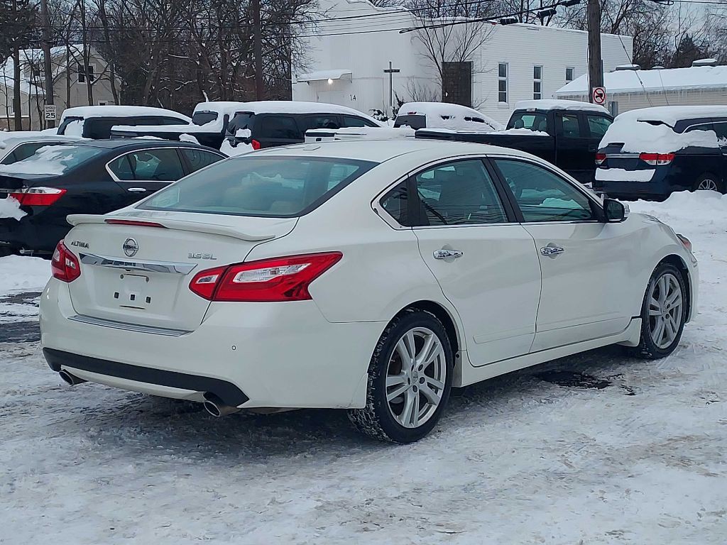2016 Nissan Altima Image 4