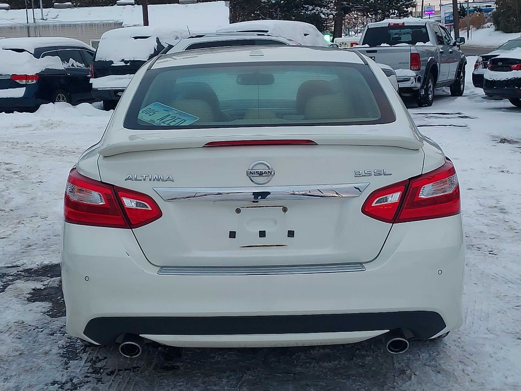 2016 Nissan Altima Image 5